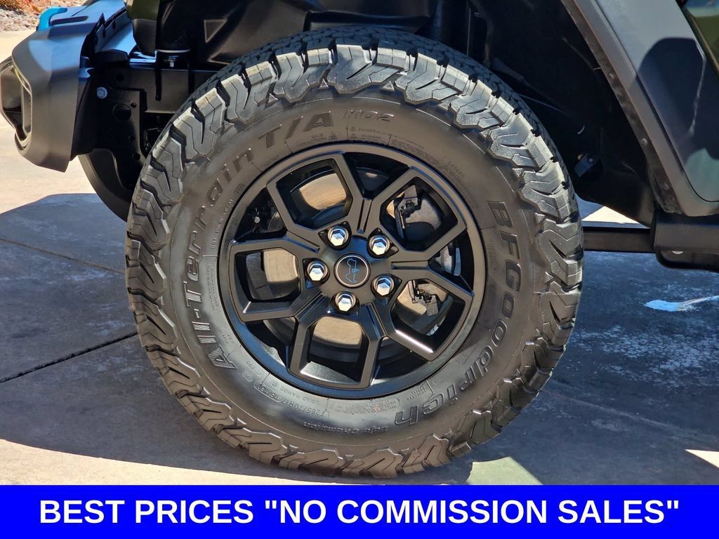 Used 2024 Jeep Wrangler Unlimited AWD/4WD image 35