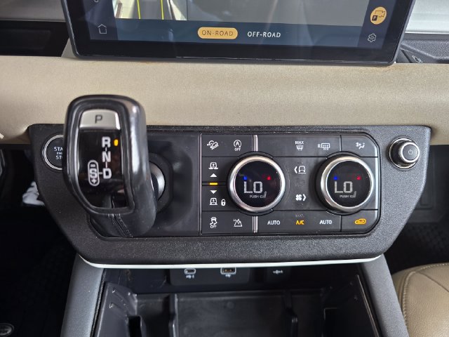 Used 2022 Land Rover Defender 110 S AWD/4WD image 16