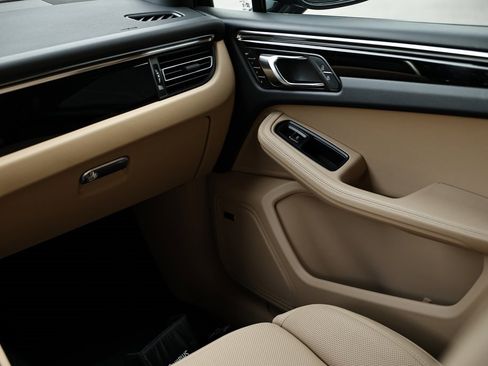 New 2026 Porsche Macan image 26