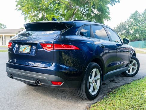 Used 2017 Jaguar F-PACE Premium image 33