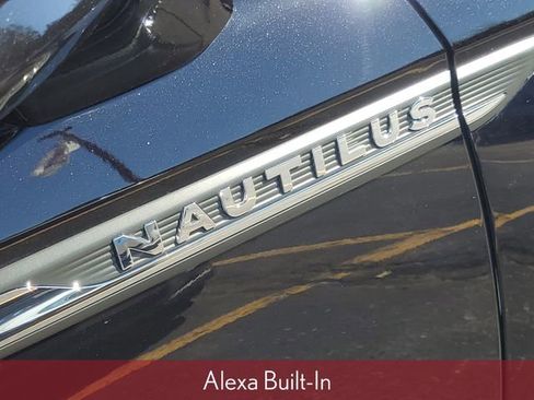 Used 2022 Lincoln Nautilus Reserve image 7