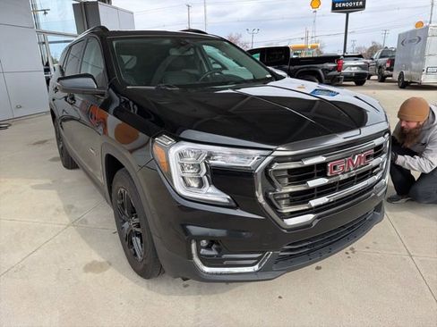 Used 2022 GMC Terrain AT4 w/ Infotainment Package II image 3