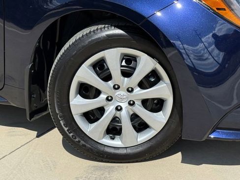 Used 2026 Toyota Corolla LE image 2