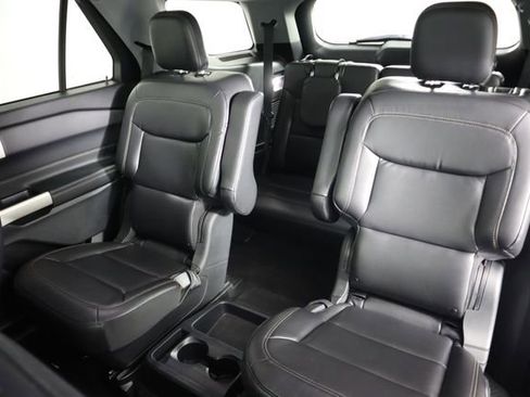 Certified 2020 Ford Explorer XLT w/ Equipment Group 202A AWD/4WD image 30