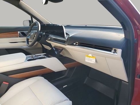 New 2026 Cadillac Vistiq Sport w/ LPO, Floor Liner Package image 14