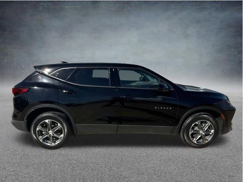 Used 2023 Chevrolet Blazer LT w/ Driver Confidence Package FWD image 9