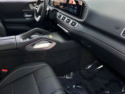 New 2025 Mercedes-Benz GLS 580 4MATIC image 8