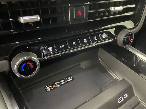 Certified 2025 Chevrolet Tahoe Premier image 10