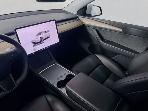 Used 2023 Tesla Model Y Long Range AWD/4WD image 23