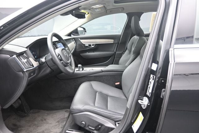 Used 2023 Volvo S90 B6 Plus AWD/4WD image 16