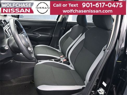 Used 2025 Nissan Versa S w/ Trunk Package image 19