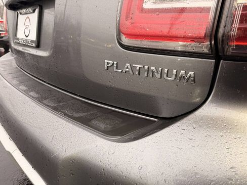 Used 2018 Nissan Armada Platinum image 21