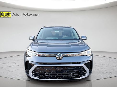 New 2025 Volkswagen Taos SEL AWD/4WD image 4