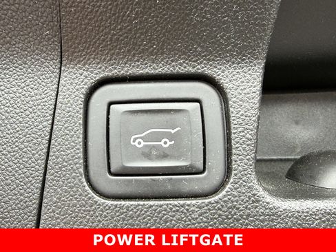 Used 2023 GMC Acadia SLT AWD/4WD image 19