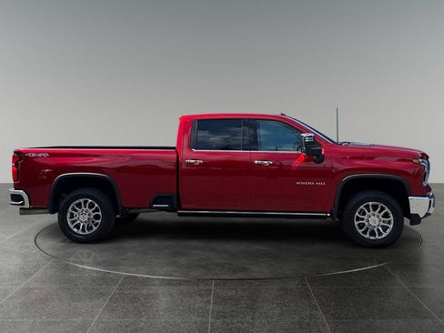 Used 2025 Chevrolet Silverado 2500 LTZ w/ LTZ Convenience Package AWD/4WD image 10