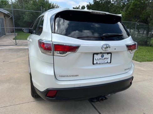 Used 2016 Toyota Highlander Limited FWD image 10