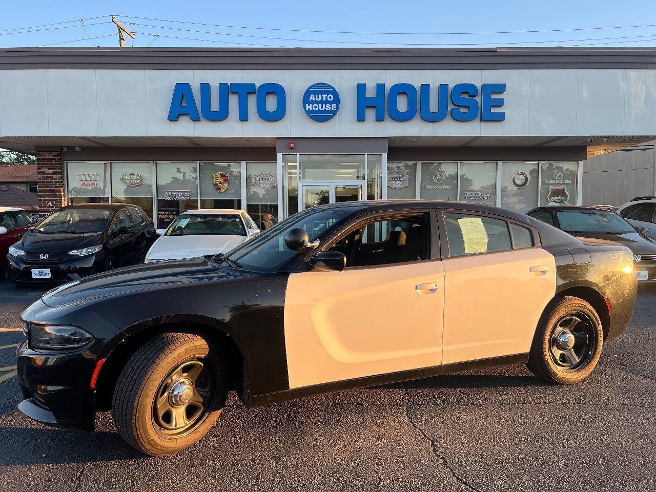 Used 2019 Dodge Charger Police RWD image 3