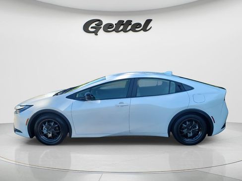 Certified 2024 Toyota Prius LE FWD image 8