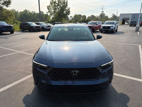 Used 2025 Honda Accord SE image 9