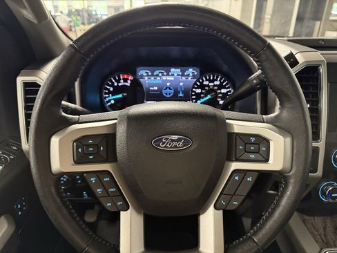 Used 2019 Ford F250 Lariat w/ Lariat Ultimate Package image 11