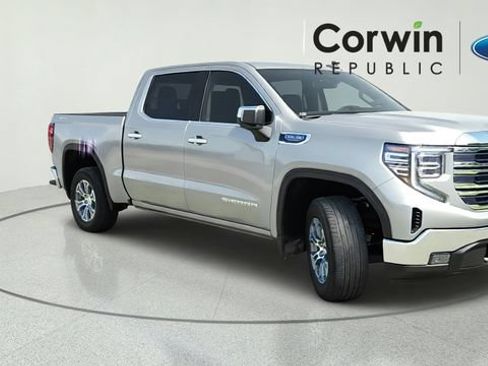 Used 2025 GMC Sierra 1500 SLT AWD/4WD image 8
