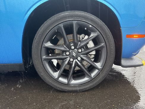 Used 2023 Dodge Challenger GT w/ Plus Package image 9