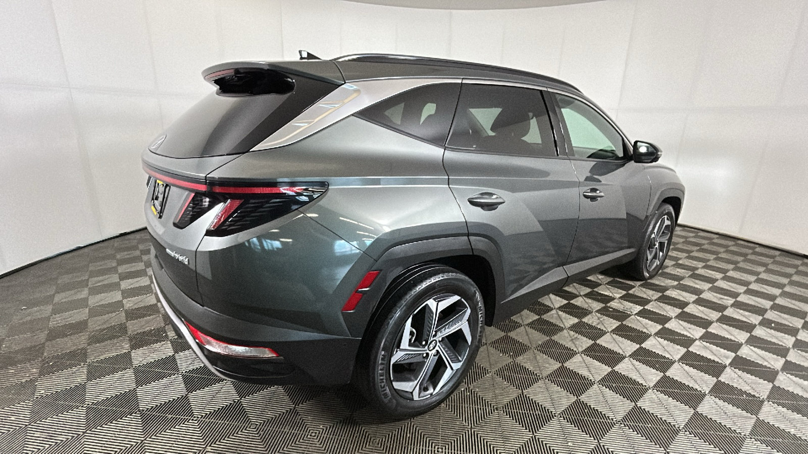Used 2024 Hyundai Tucson Limited AWD/4WD image 3