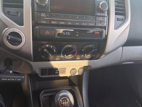 Used 2012 Toyota Tacoma 4x4 Double Cab w/ SR5 Pkg image 12