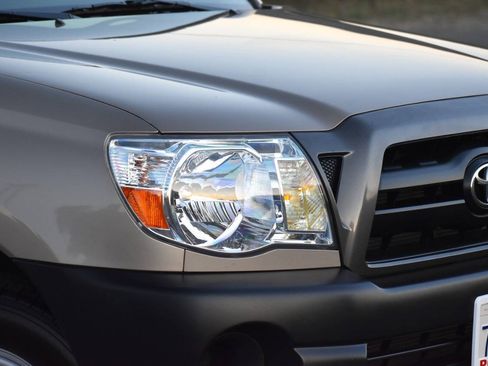 Used 2005 Toyota Tacoma 2WD Regular Cab image 25