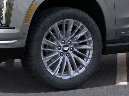 New 2026 Cadillac Escalade Luxury image 9