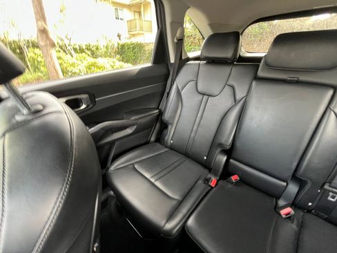 Used 2024 Kia Sorento S image 42