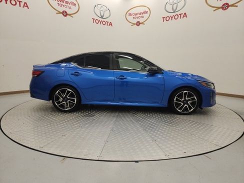 Used 2024 Nissan Sentra SR w/ SR Premium Package image 3