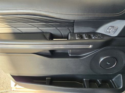 Used 2020 Ford Expedition Platinum image 36