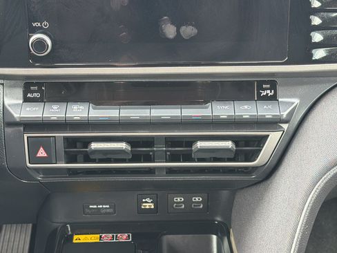 Used 2025 Toyota Camry LE FWD image 17