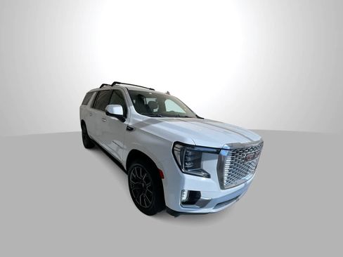 Used 2021 GMC Yukon XL Denali w/ Denali Ultimate Package AWD/4WD image 2