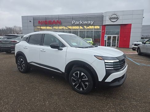 New 2026 Nissan Kicks SV image 1