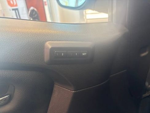 Used 2021 Nissan Titan PRO-4X w/ Pro-4x Convenience Package AWD/4WD image 38