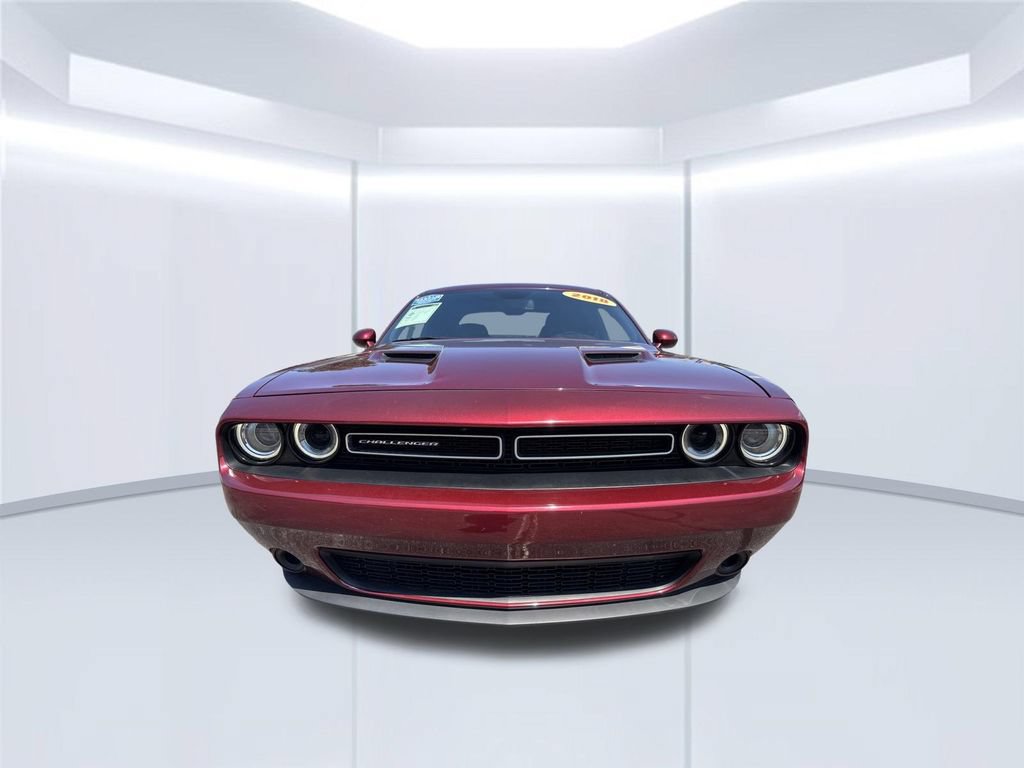 Used 2018 Dodge Challenger SXT RWD image 9