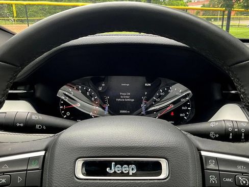 Used 2025 Jeep Compass Limited AWD/4WD image 14