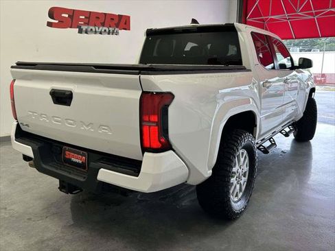 Certified 2025 Toyota Tacoma SR5 AWD/4WD image 3