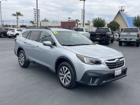 Used 2021 Subaru Outback Premium w/ Popular Package #1 AWD/4WD image 3