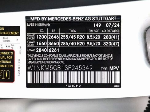 Used 2025 Mercedes-Benz GLC 350e 4MATIC w/ AMG Line image 29