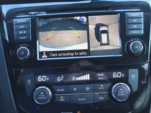 Used 2020 Nissan Rogue SV w/ Premium Package FWD image 23