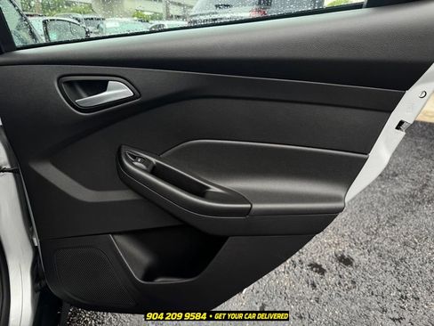 Used 2014 Ford Focus SE FWD image 30