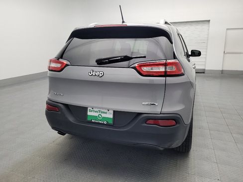 Used 2014 Jeep Cherokee Latitude w/ Cold Weather Group AWD/4WD image 7
