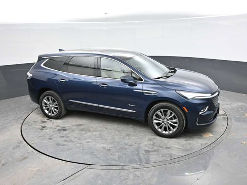 Used 2023 Buick Enclave Avenir w/ Avenir Technology Package FWD image 37