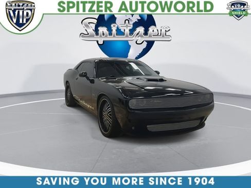 Used 2017 Dodge Challenger R/T Plus RWD image 3