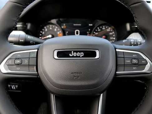 New 2026 Jeep Compass Latitude image 11