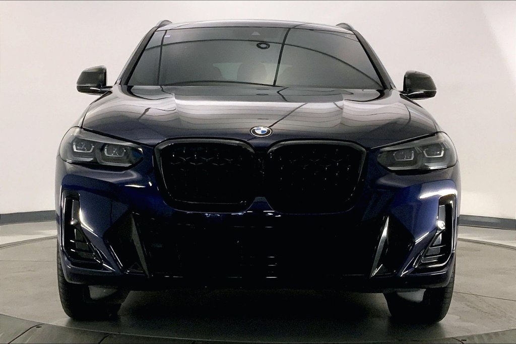 Certified 2025 BMW X4 xDrive30i w/ Premium Package AWD/4WD image 2