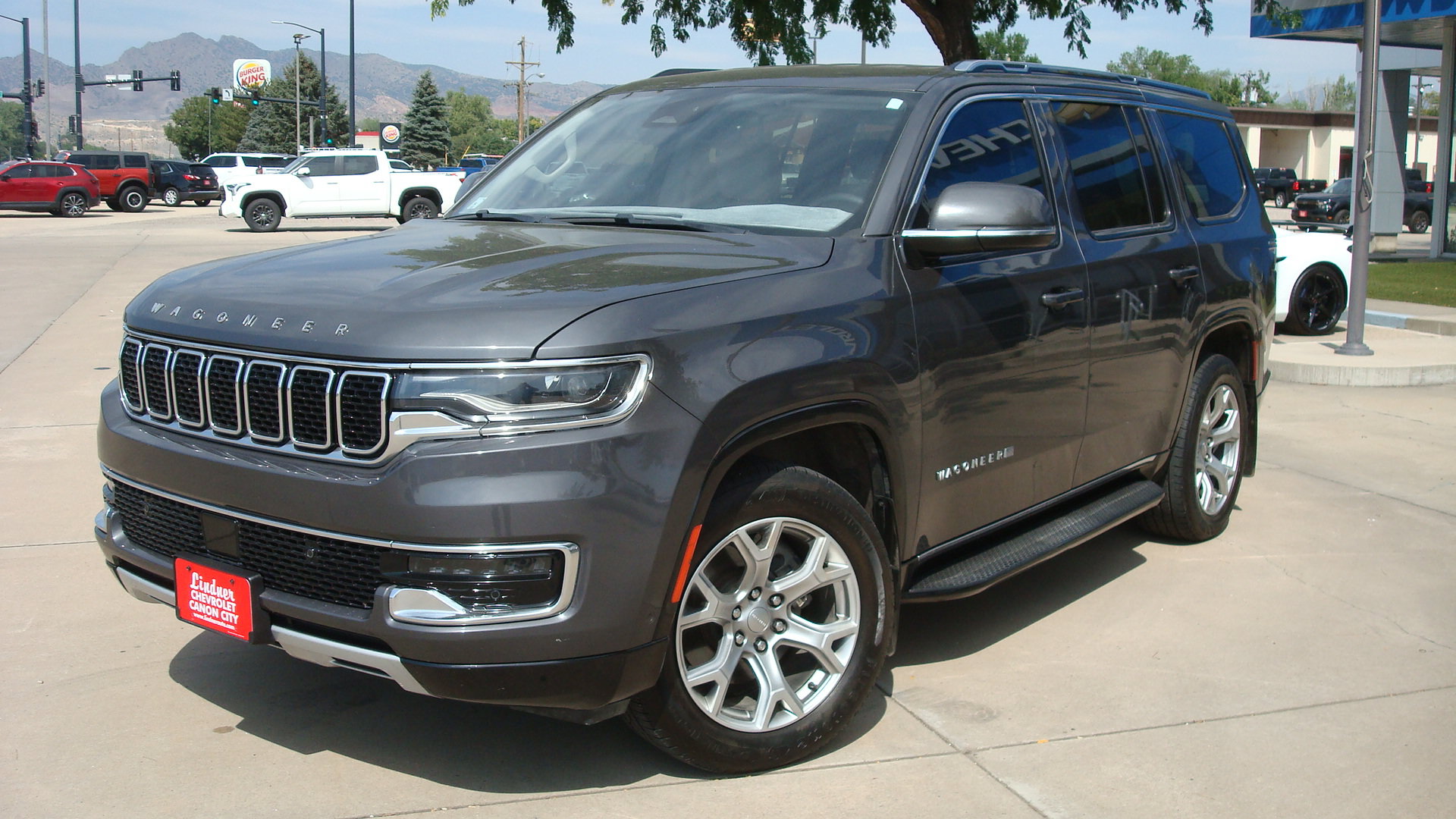 Used 2022 Jeep Wagoneer Series II AWD/4WD image 1